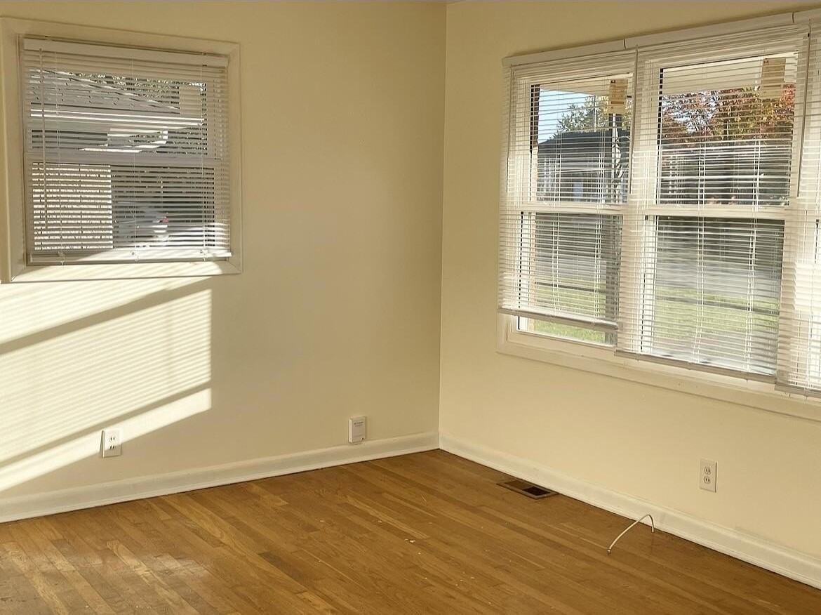 1653 Brittany Ln - Photo 2 of 6