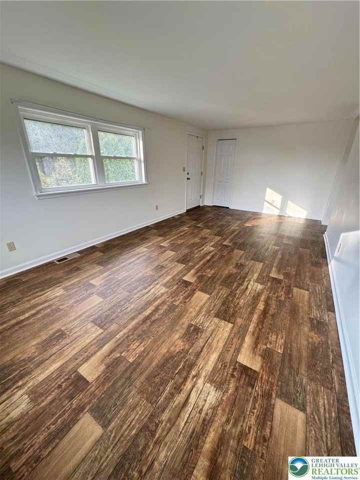 5460 Interchange Rd - Photo 6 of 21