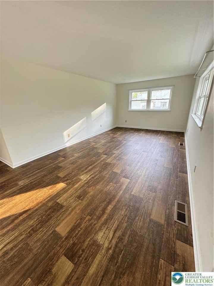 5460 Interchange Rd - Photo 7 of 21