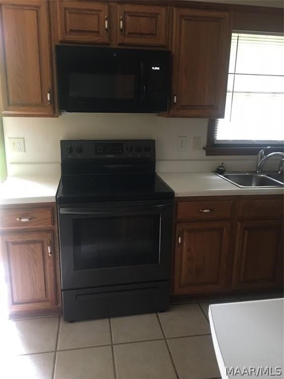 1219 Lyman Ct - Photo 7 of 12