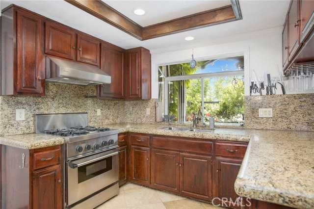 25242 Bentwood - Photo 3 of 8