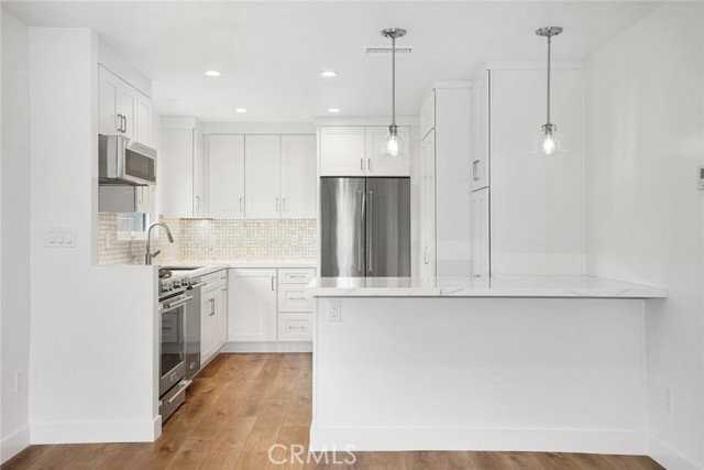 320 Catalina Dr #A - Photo 2 of 8