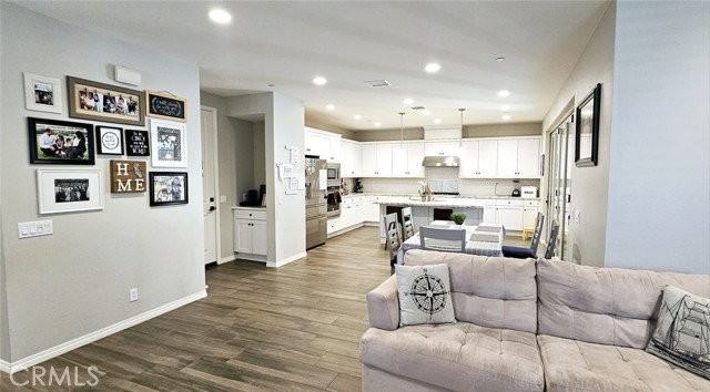 137 Hemisphere - Photo 5 of 8