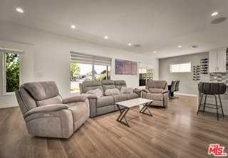 12827 Sylvan St - Photo 7 of 8