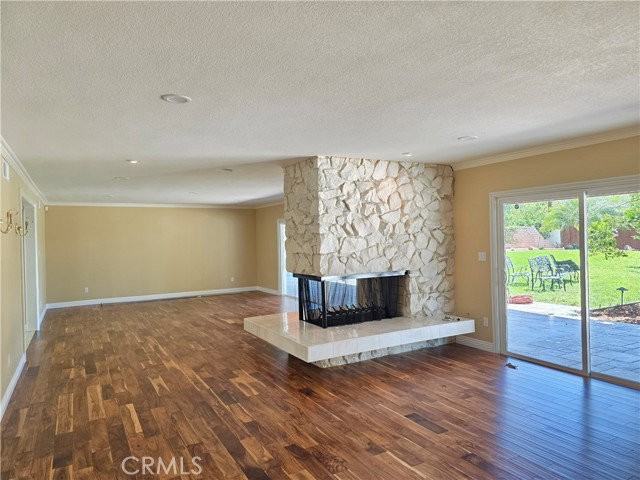 19022 Merridy St - Photo 3 of 8