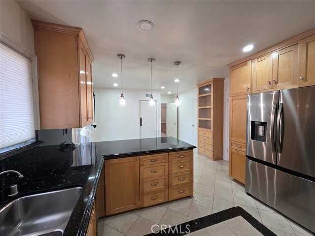 19022 Merridy St - Photo 7 of 8