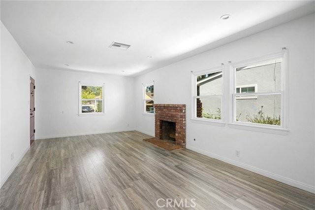 6438 Densmore Ave - Photo 4 of 8