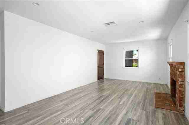 6438 Densmore Ave - Photo 5 of 8