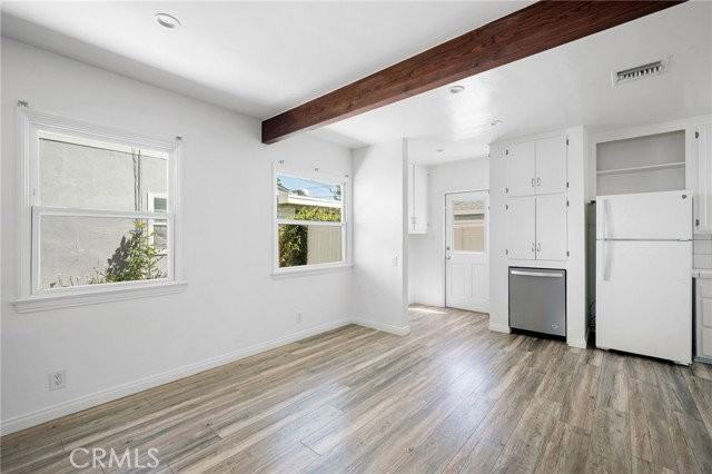 6438 Densmore Ave - Photo 6 of 8