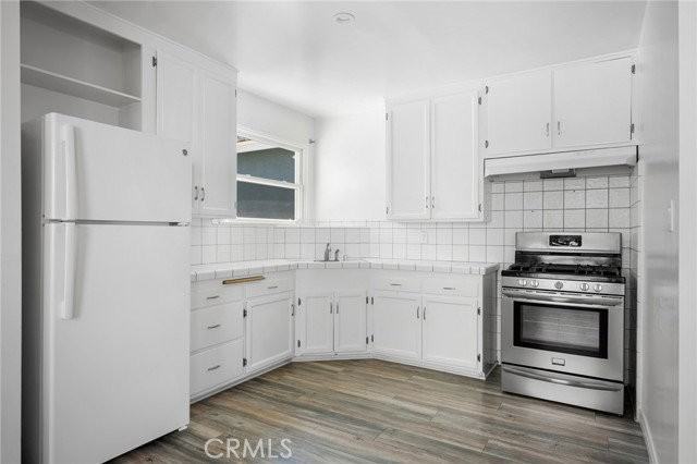 6438 Densmore Ave - Photo 7 of 8