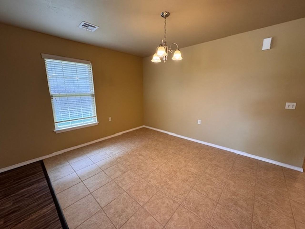 1919 Nw 142nd St - Photo 3 of 10