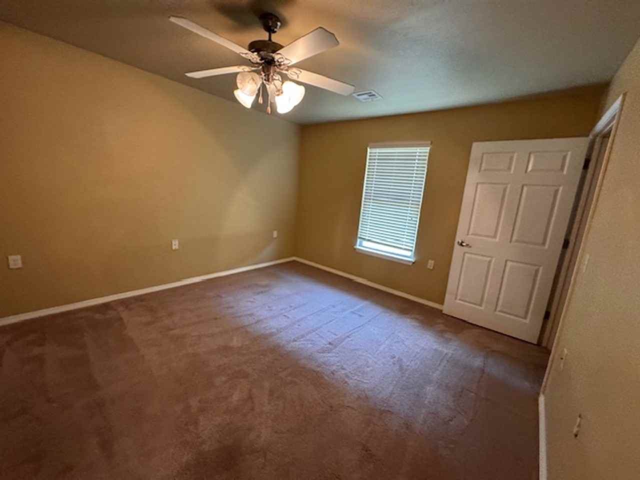 1919 Nw 142nd St - Photo 6 of 10