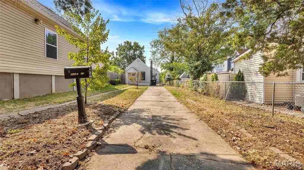 6622 Crest Ave - Photo 5 of 21