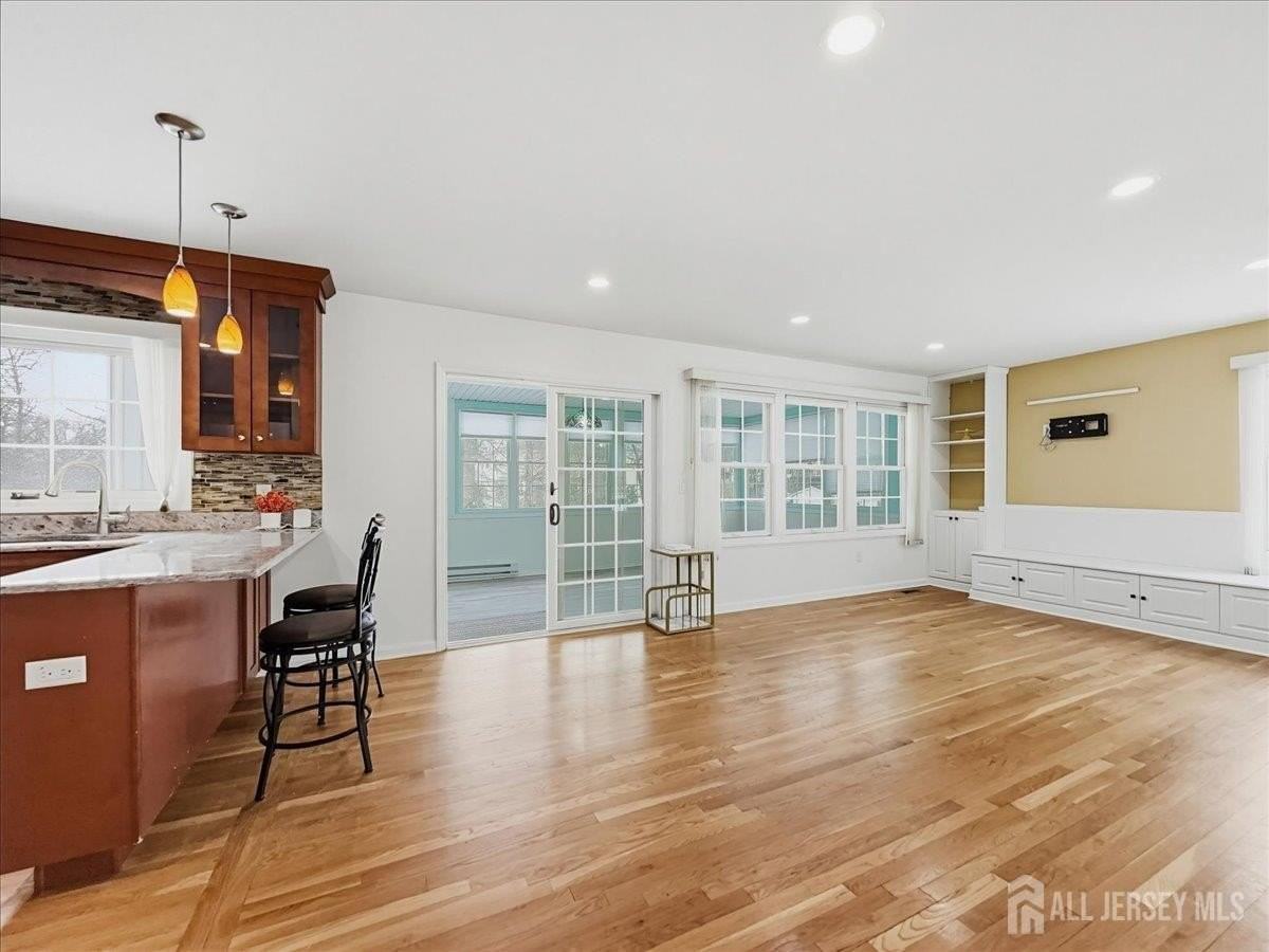 37 Jersey Ave - Photo 6 of 28