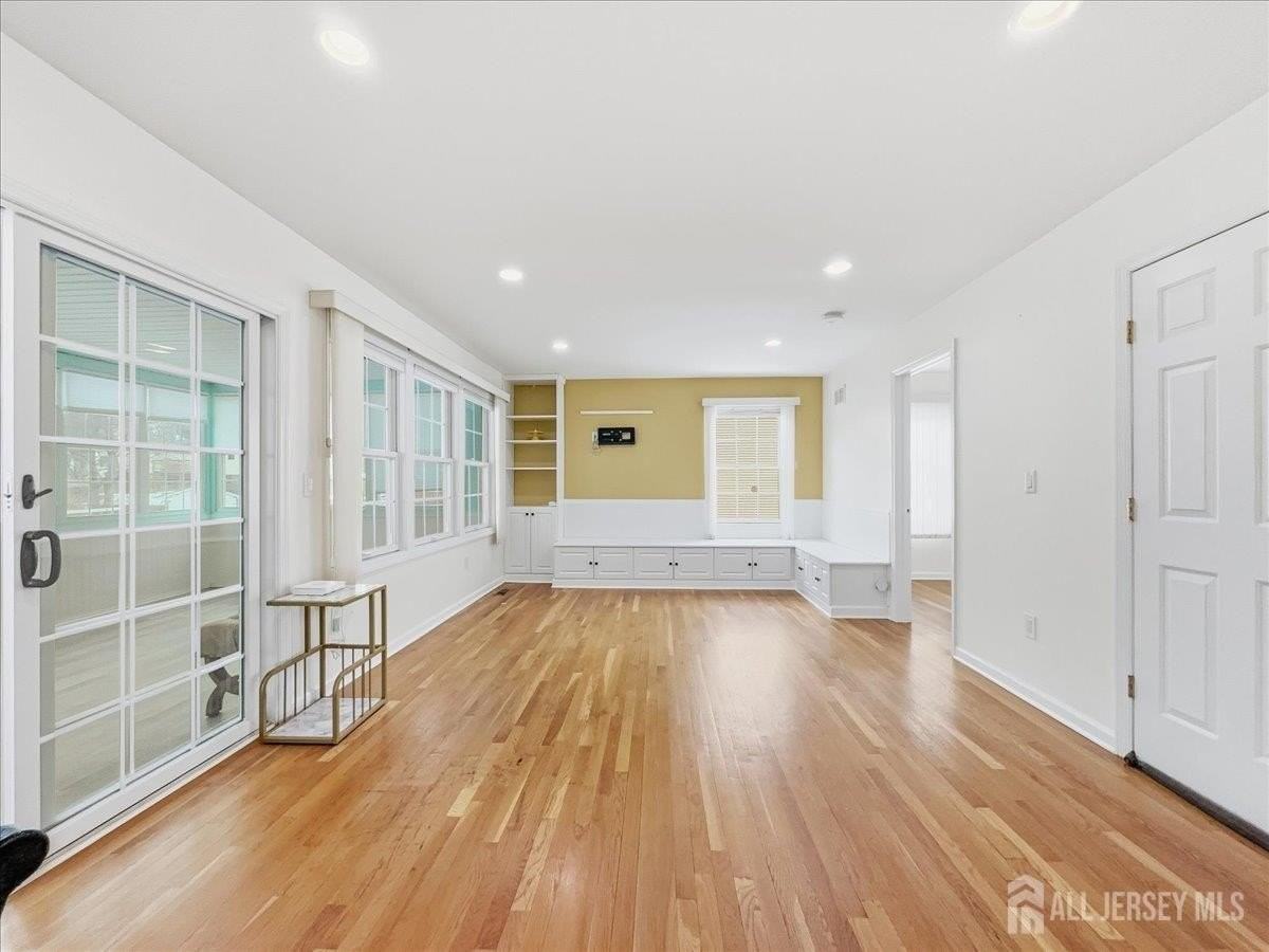 37 Jersey Ave - Photo 7 of 28