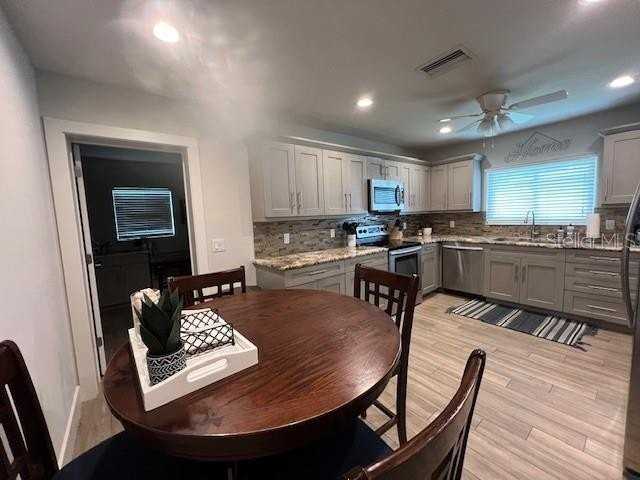 6030 Carlton Ave - Photo 6 of 15