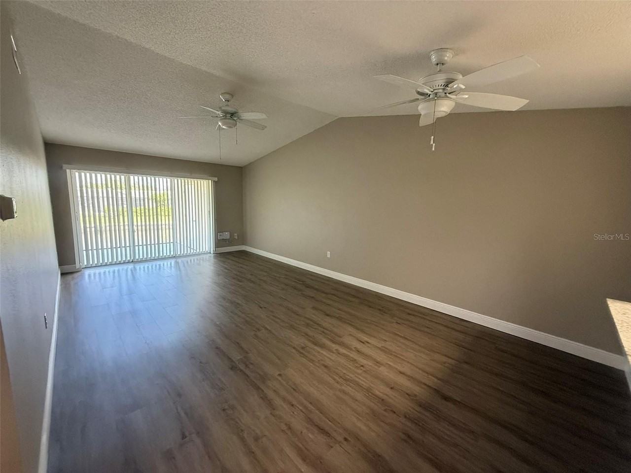 3111 Riverside Dr #B - Photo 7 of 14