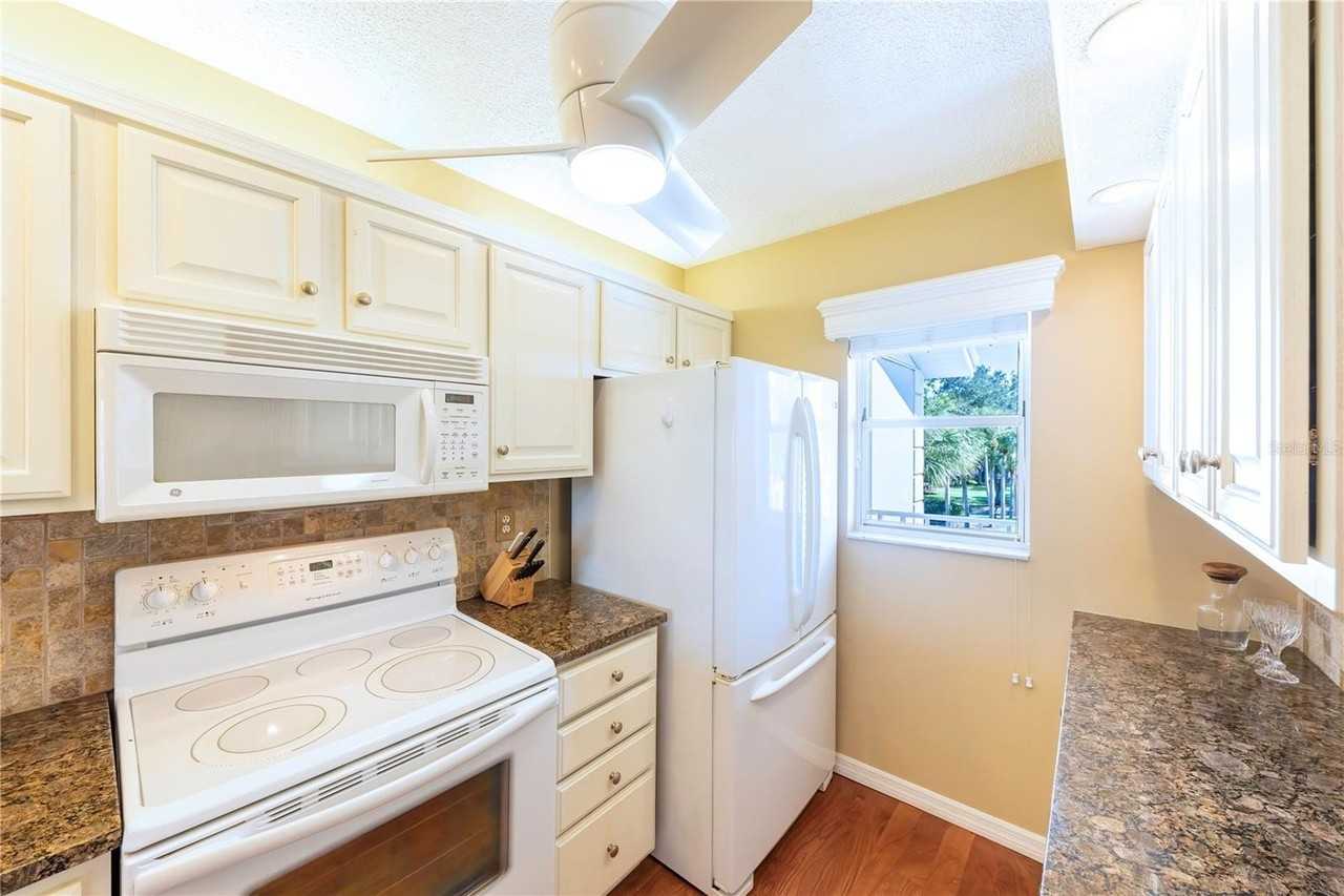 437 Cerromar Ln #525 - Photo 5 of 27