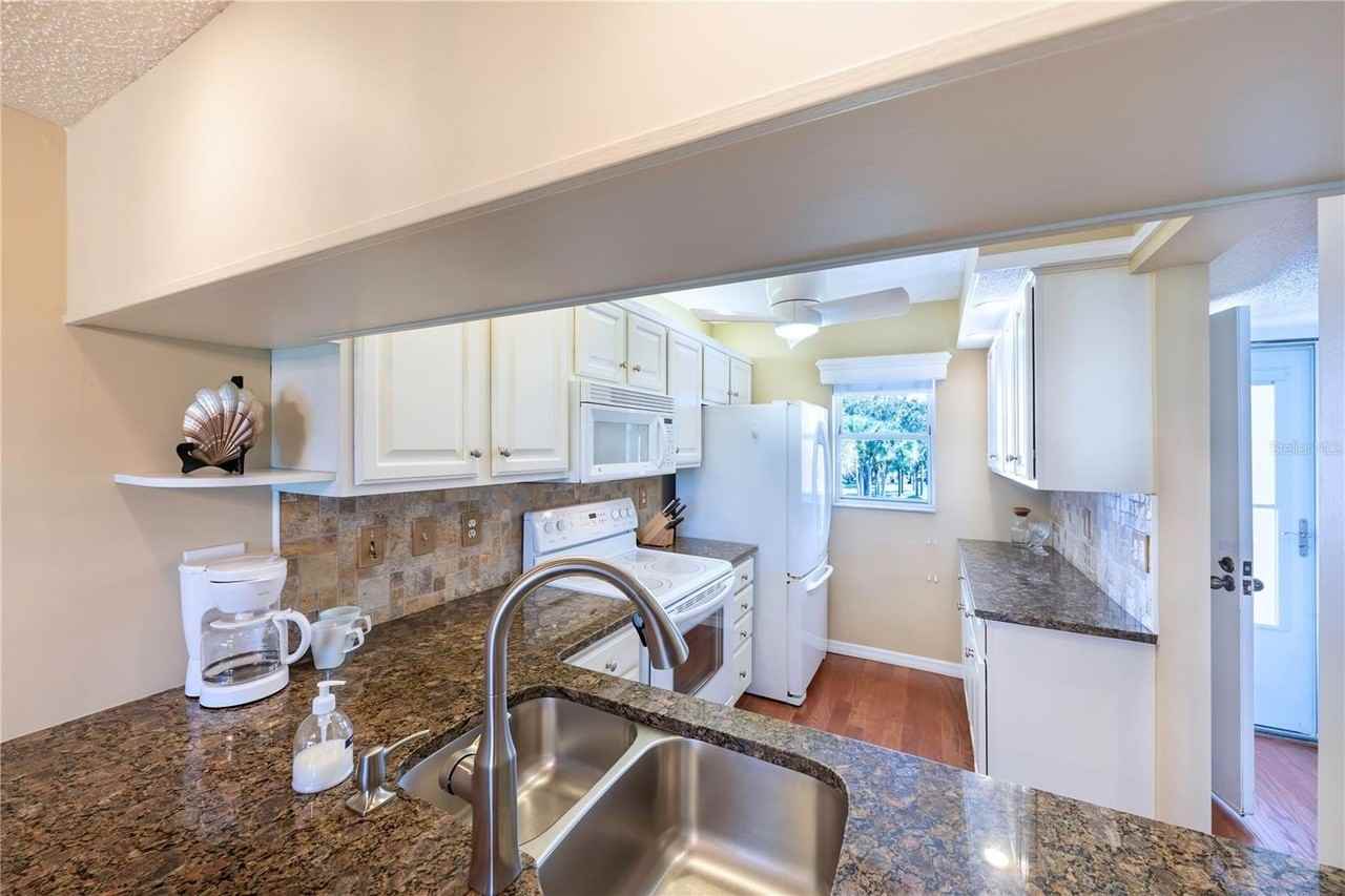 437 Cerromar Ln #525 - Photo 7 of 27