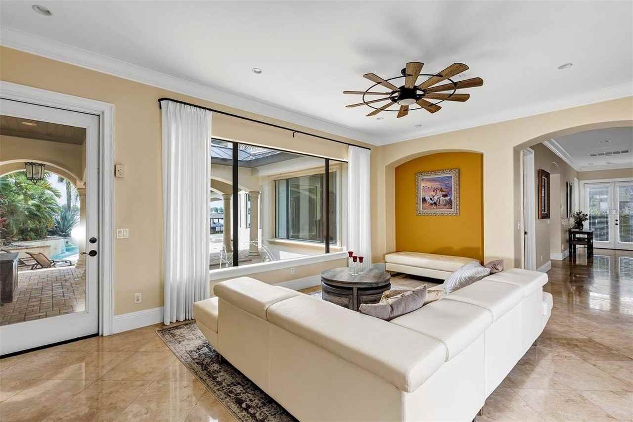 2616 N Westmoreland Dr - Photo 7 of 44