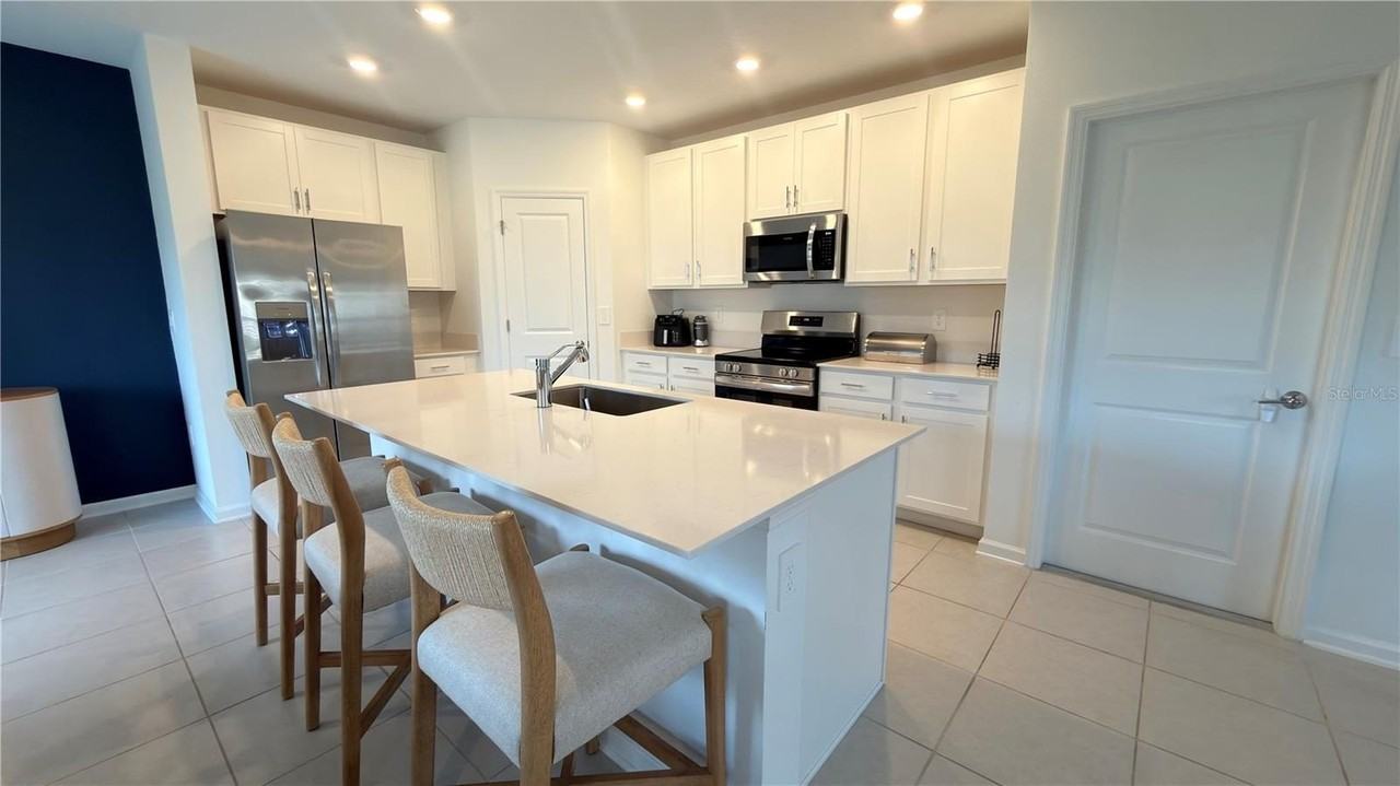 2731 Armstrong Ave - Photo 6 of 46