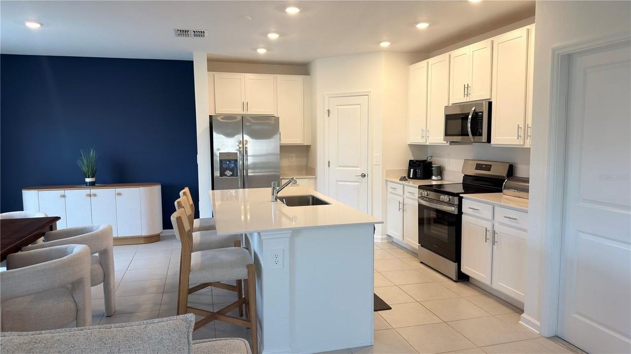 2731 Armstrong Ave - Photo 7 of 46