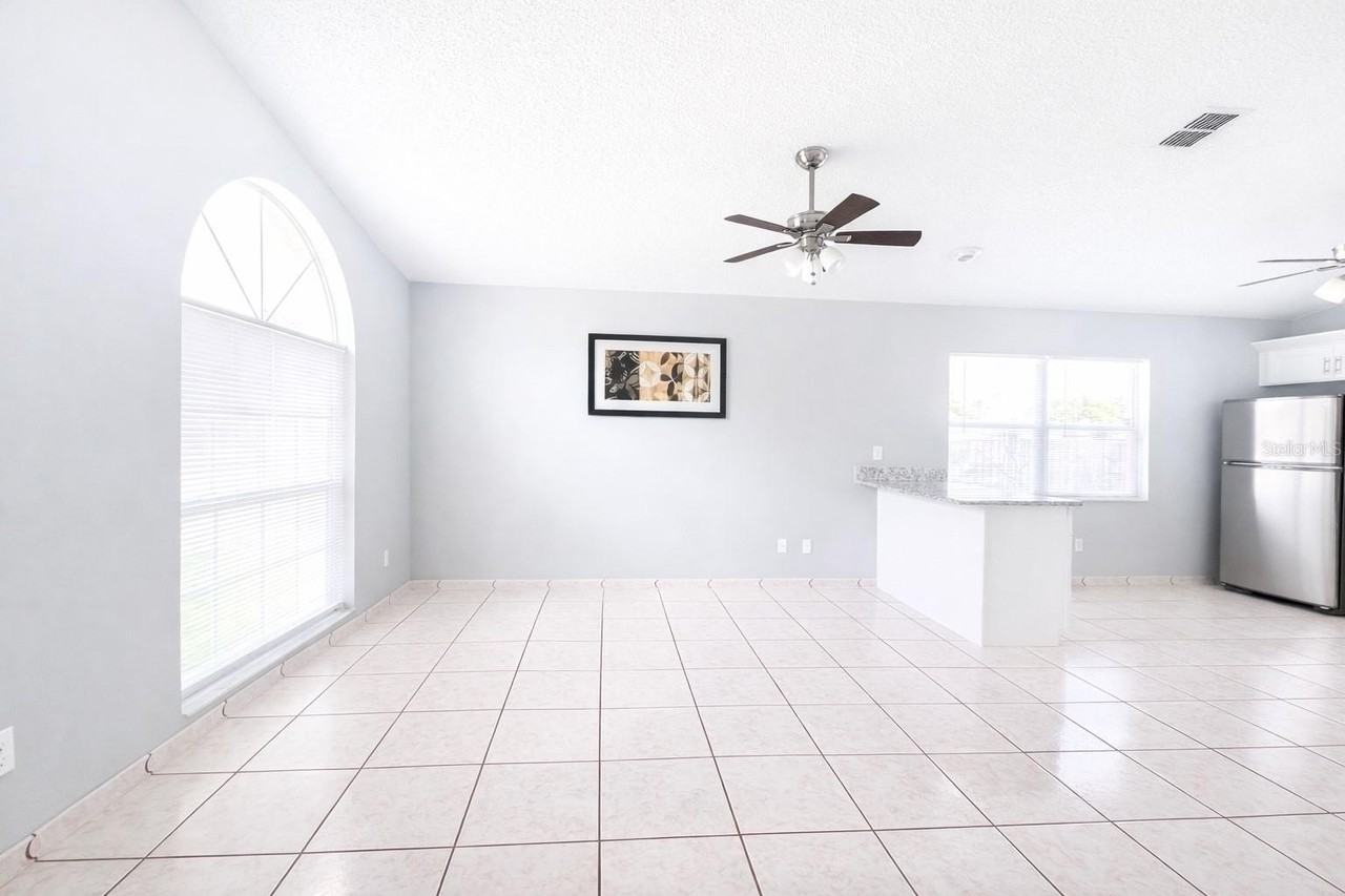 7915 Tumbleweed Ct - Photo 4 of 16