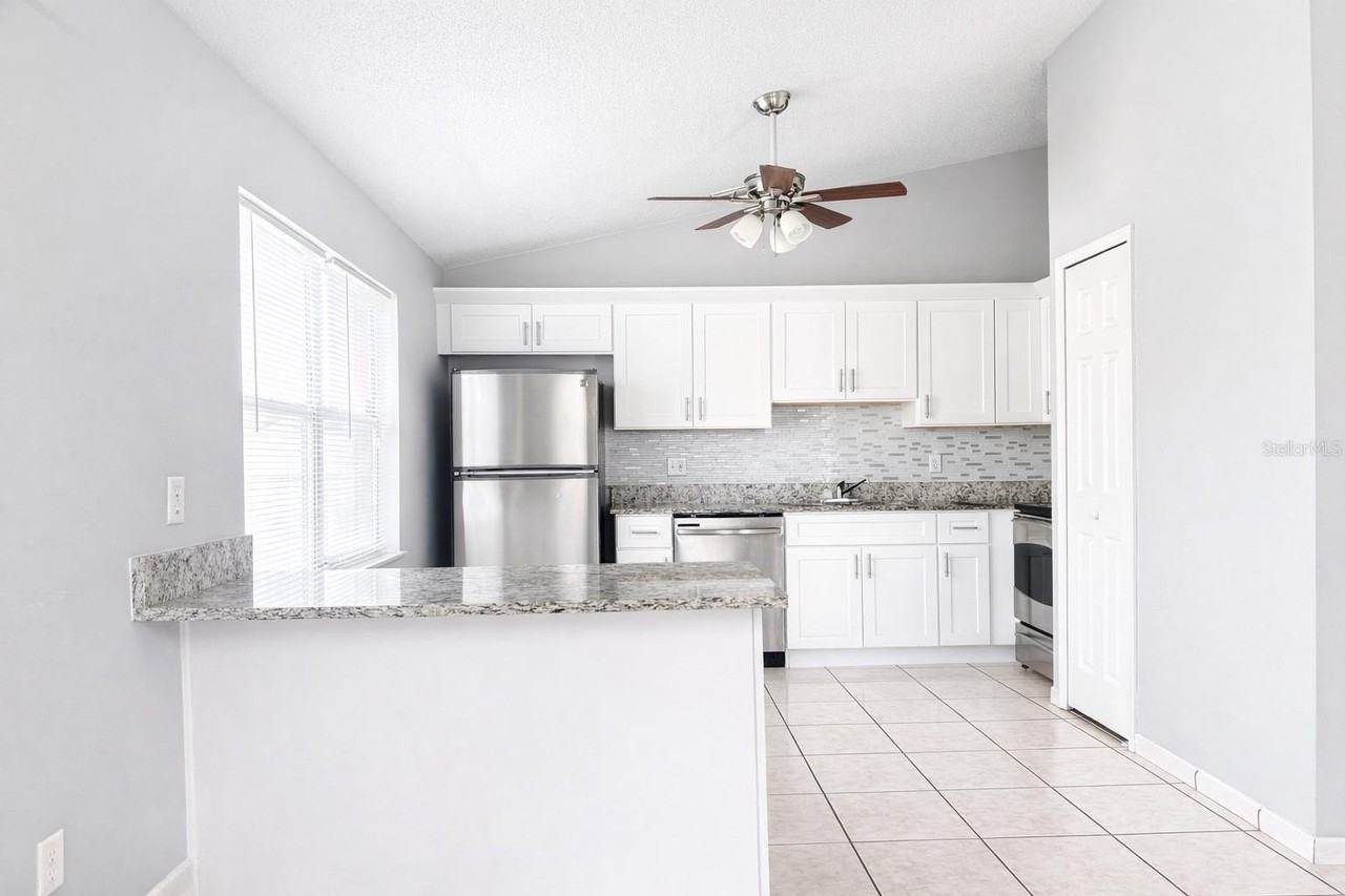 7915 Tumbleweed Ct - Photo 5 of 16