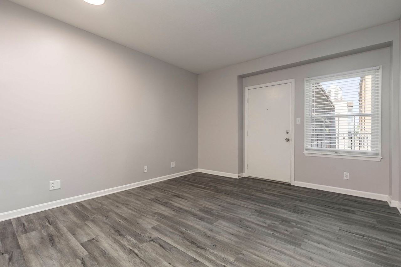 735 S 2nd Street - Photo 3 of 20