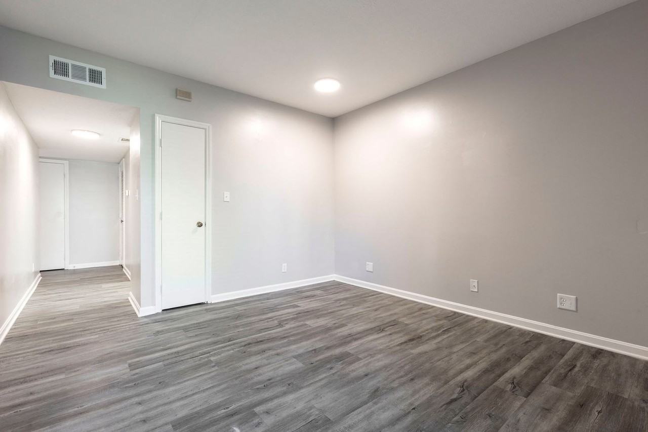 735 S 2nd Street - Photo 4 of 20