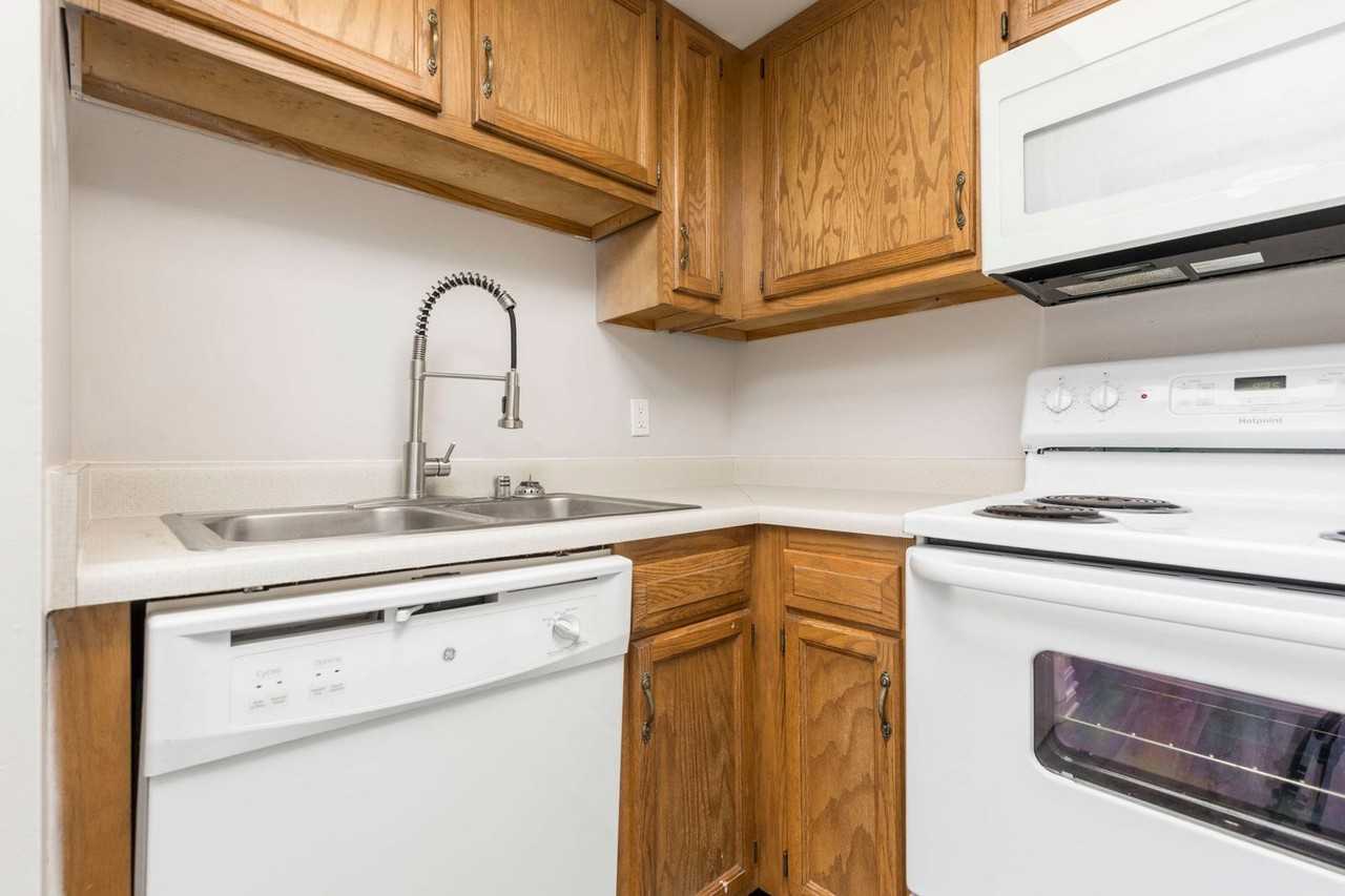 735 S 2nd Street - Photo 6 of 20