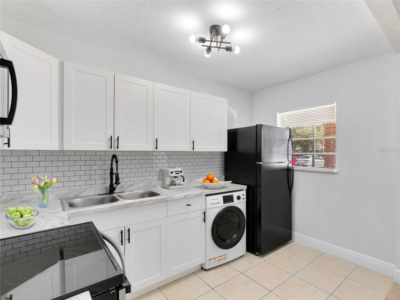 955 6th St Se #5 - Photo 5 of 17