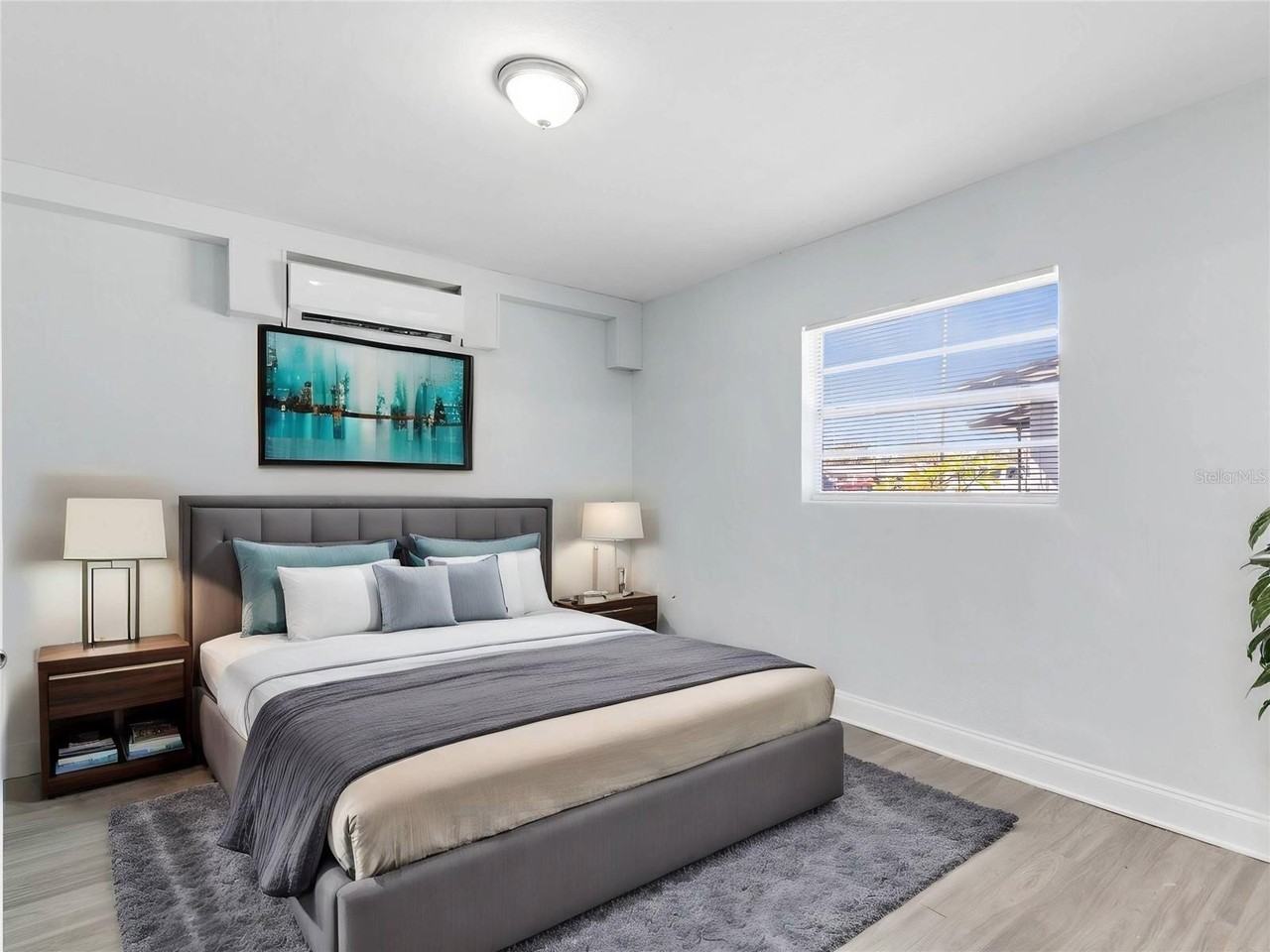 955 6th St Se #5 - Photo 6 of 17