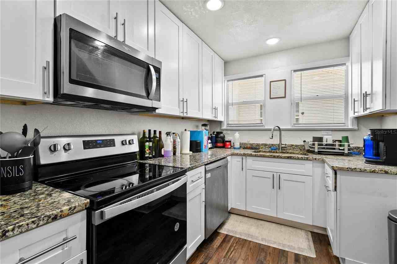 766 13th Ave S - Photo 6 of 22