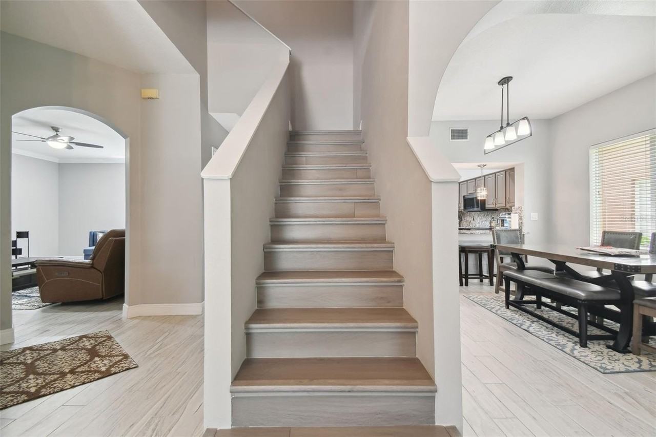 19426 Sandy Springs Cir - Photo 4 of 50