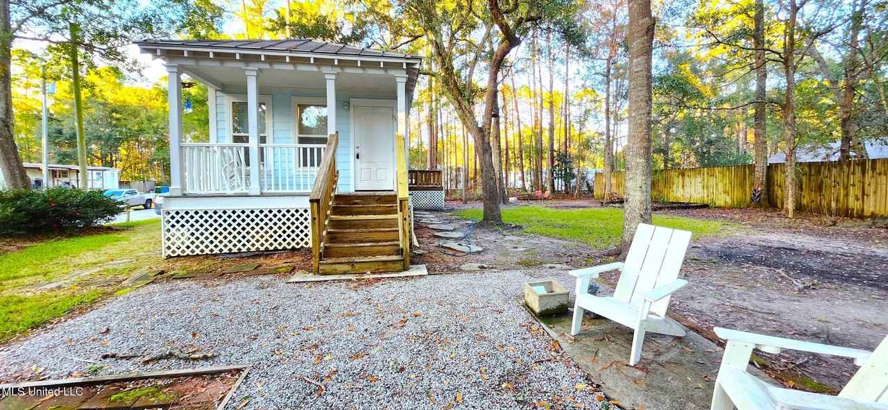 2616 N 15th St - Photo 2 of 12