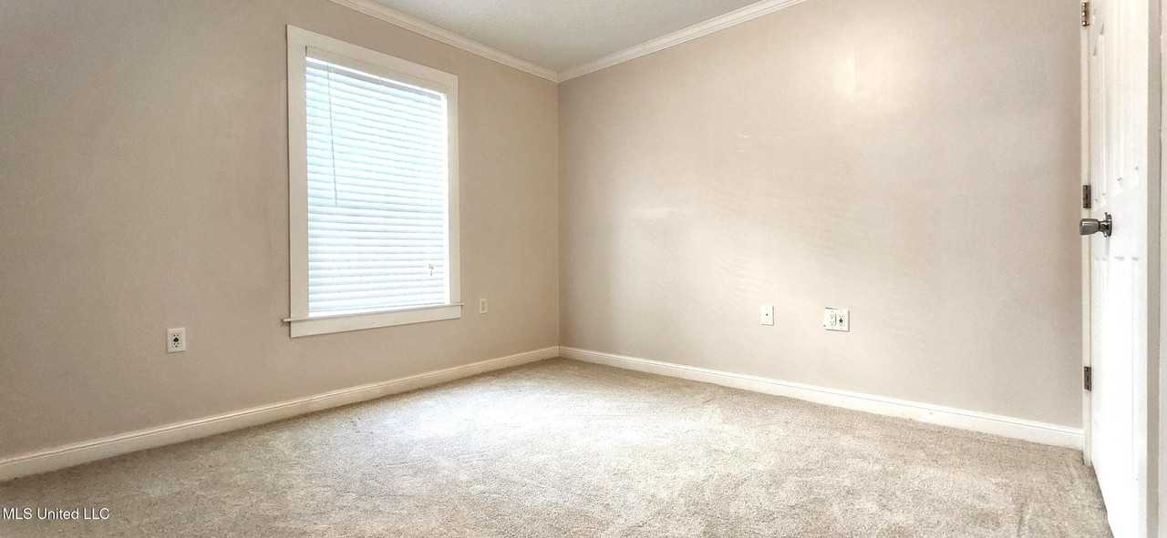 2616 N 15th St - Photo 6 of 12