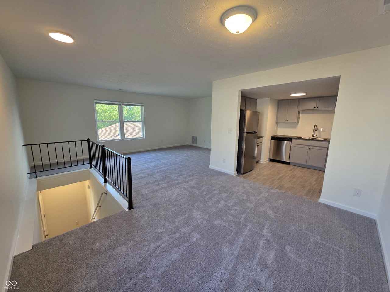 10207 Penrith Dr - Photo 2 of 15