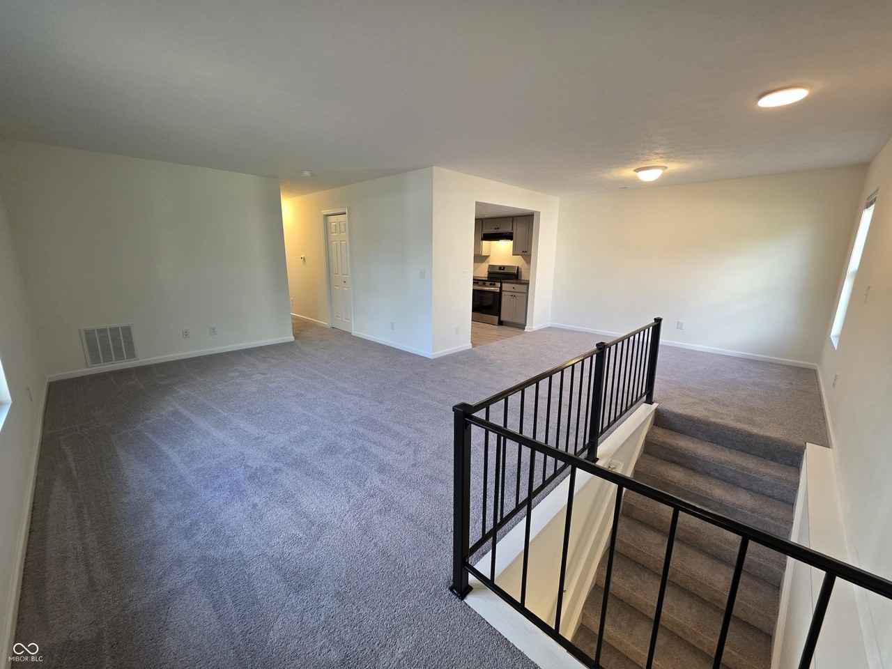 10207 Penrith Dr - Photo 3 of 15