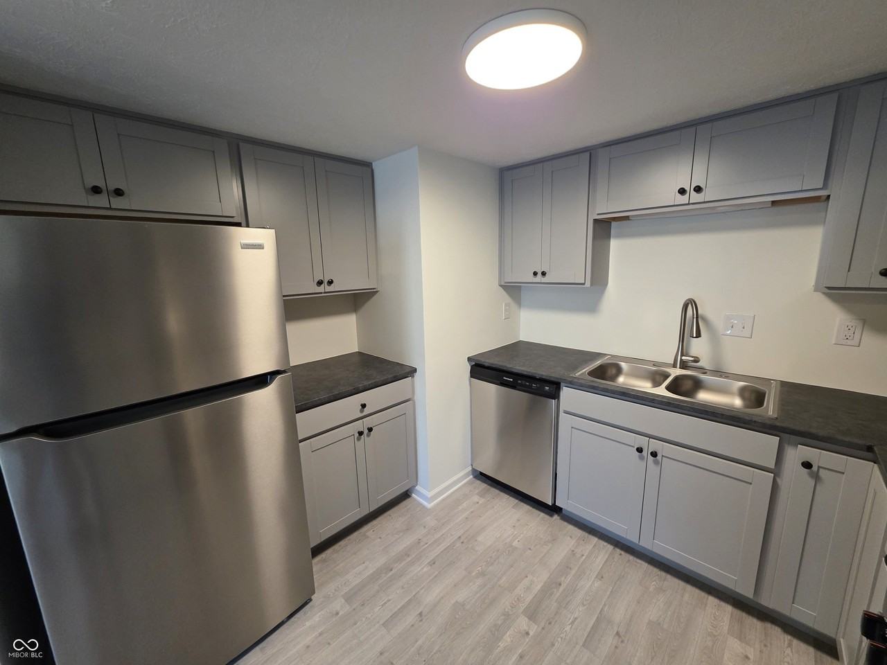 10207 Penrith Dr - Photo 6 of 15