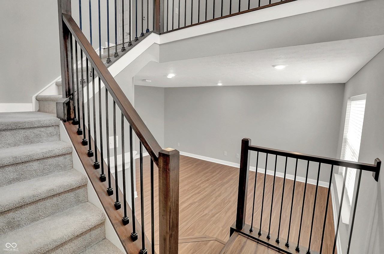 3517 Buckner Dr - Photo 4 of 39