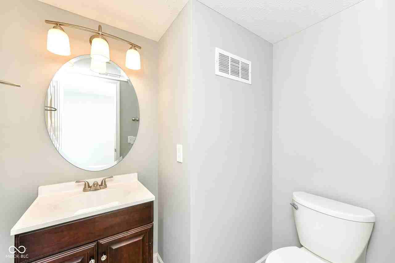 9050 Mercer Dr - Photo 7 of 41