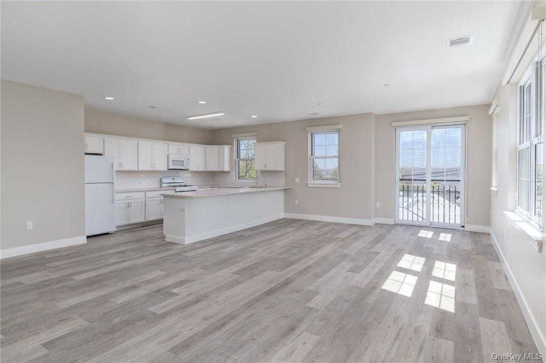 6 N Midland Ave - Photo 4 of 15