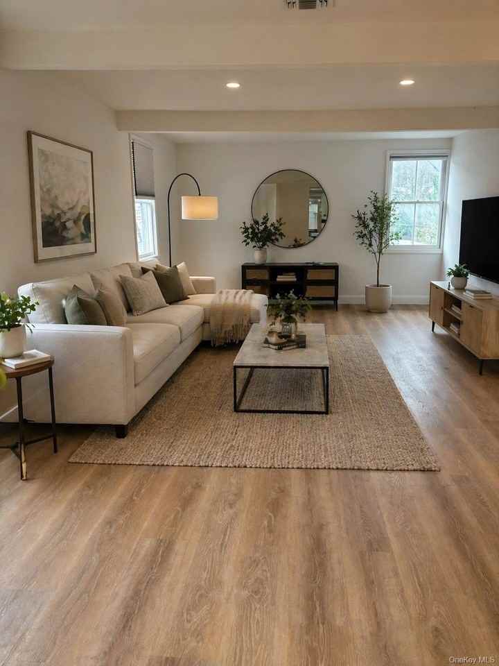 1353 Old Northern Blvd - Photo 6 of 22