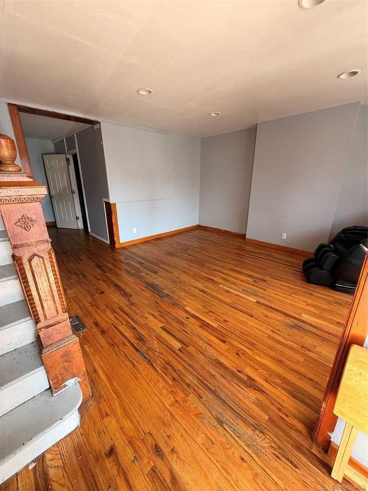 8825 75th St - Photo 3 of 8