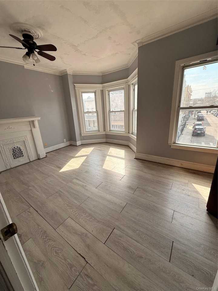 8825 75th St - Photo 5 of 8