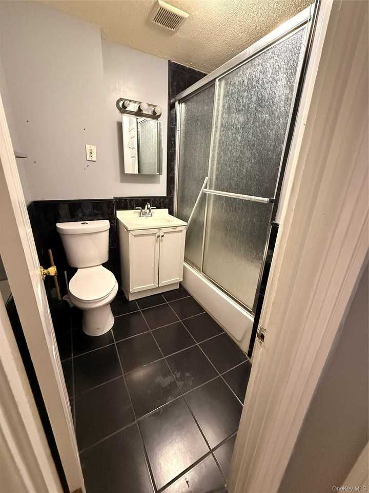 8825 75th St - Photo 6 of 8