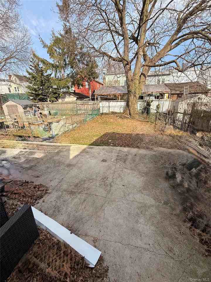 8825 75th St - Photo 7 of 8