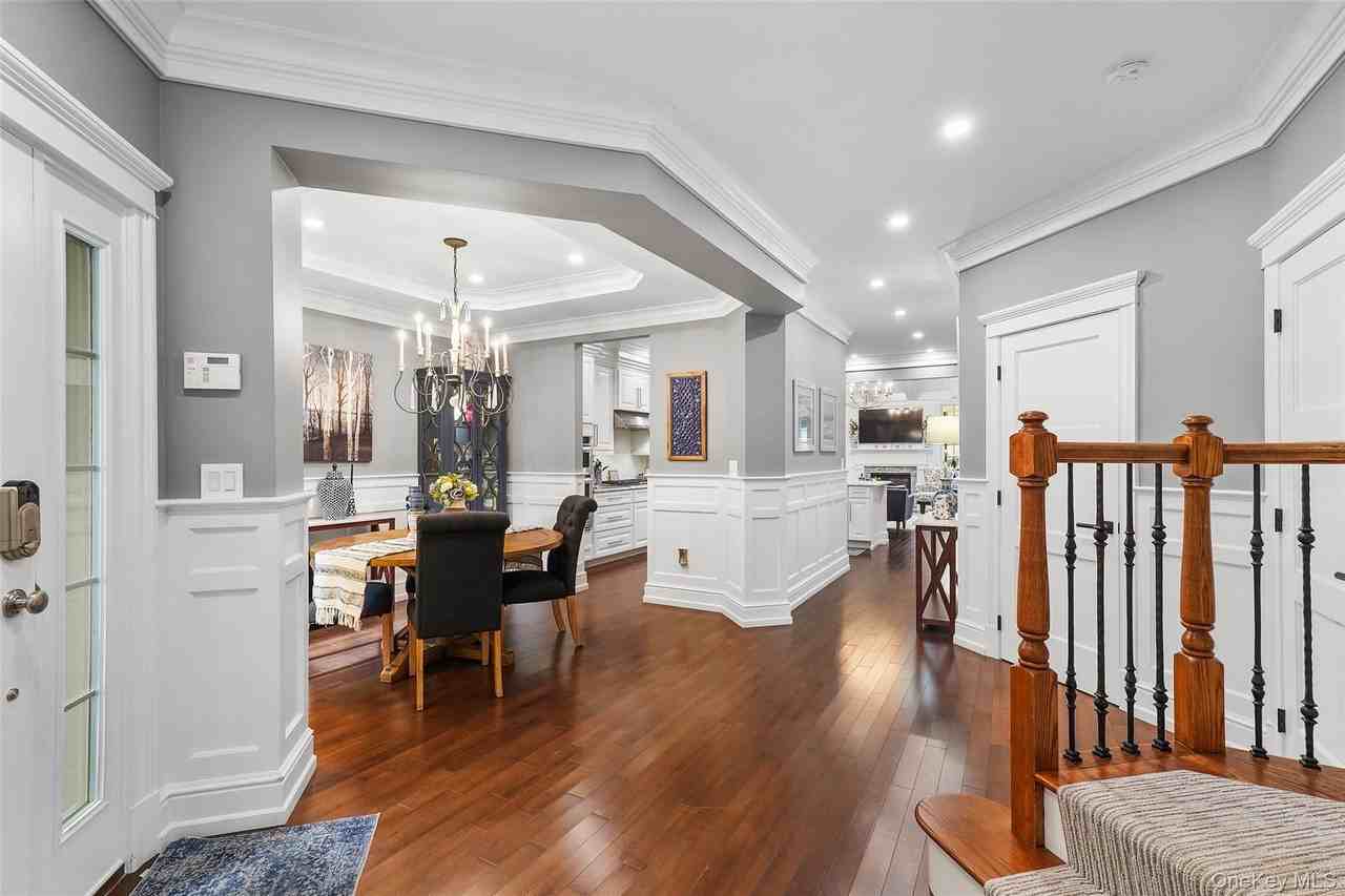 4 Goldman Ct - Photo 3 of 46