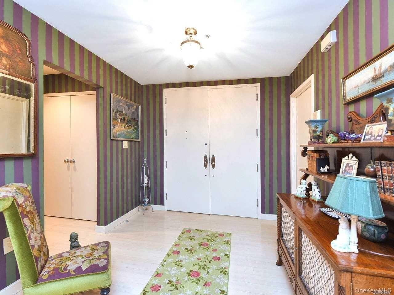 123 Middle Neck Rd #304-5 - Photo 2 of 20